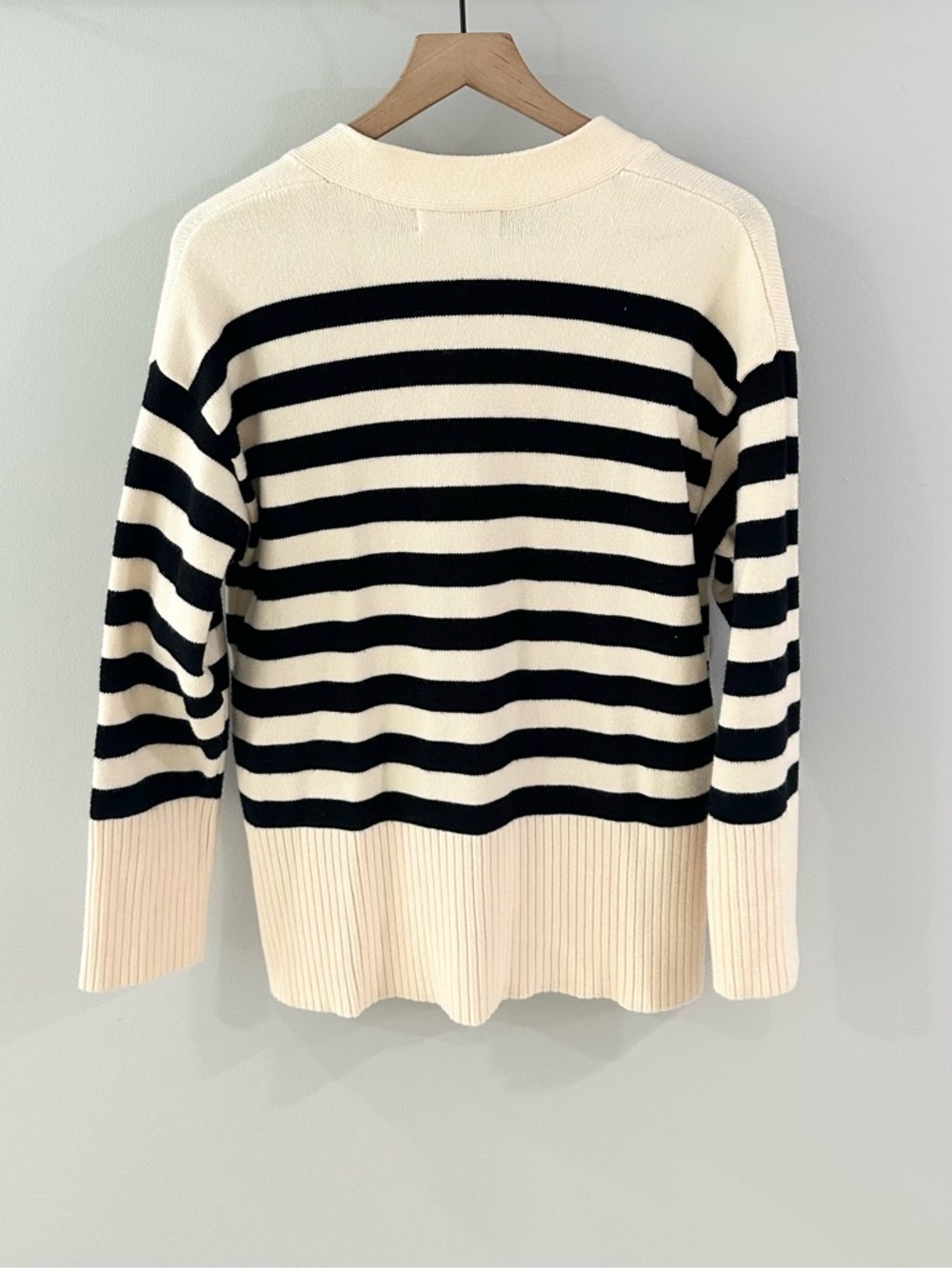 Magaschoni Women’s Stripe V-Neck Cardigan // Black & Cream // Medium - Picture 6 of 6